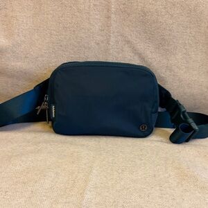 lululemon athletica unisex Jade green Belt Bag
